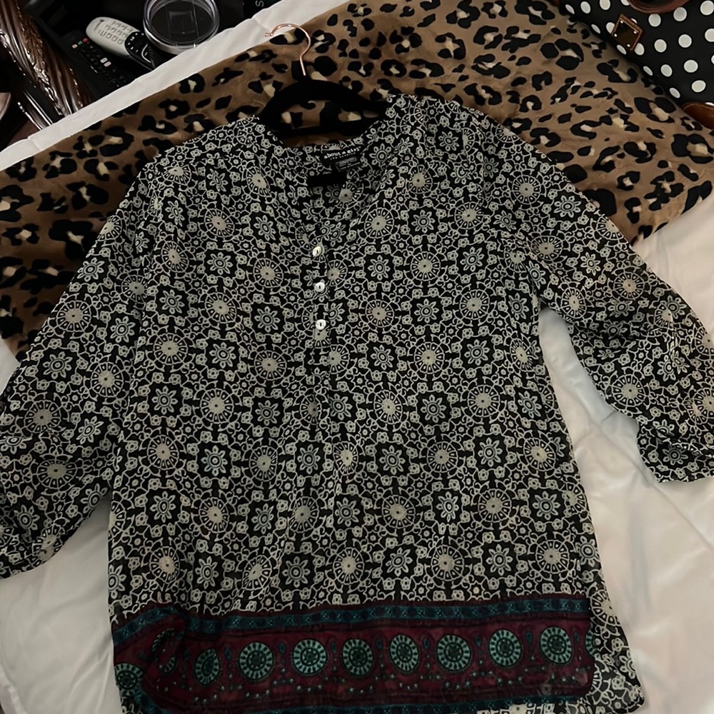 Sheer 3/4 sleeve top